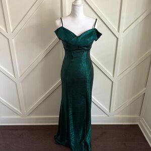 Night Way Collections Emerald Green Gown, size 6